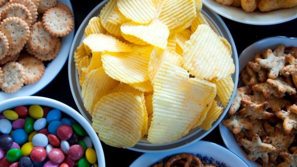 Comer ultraprocesados cuatro veces al día aumenta 62% el riesgo de muerte