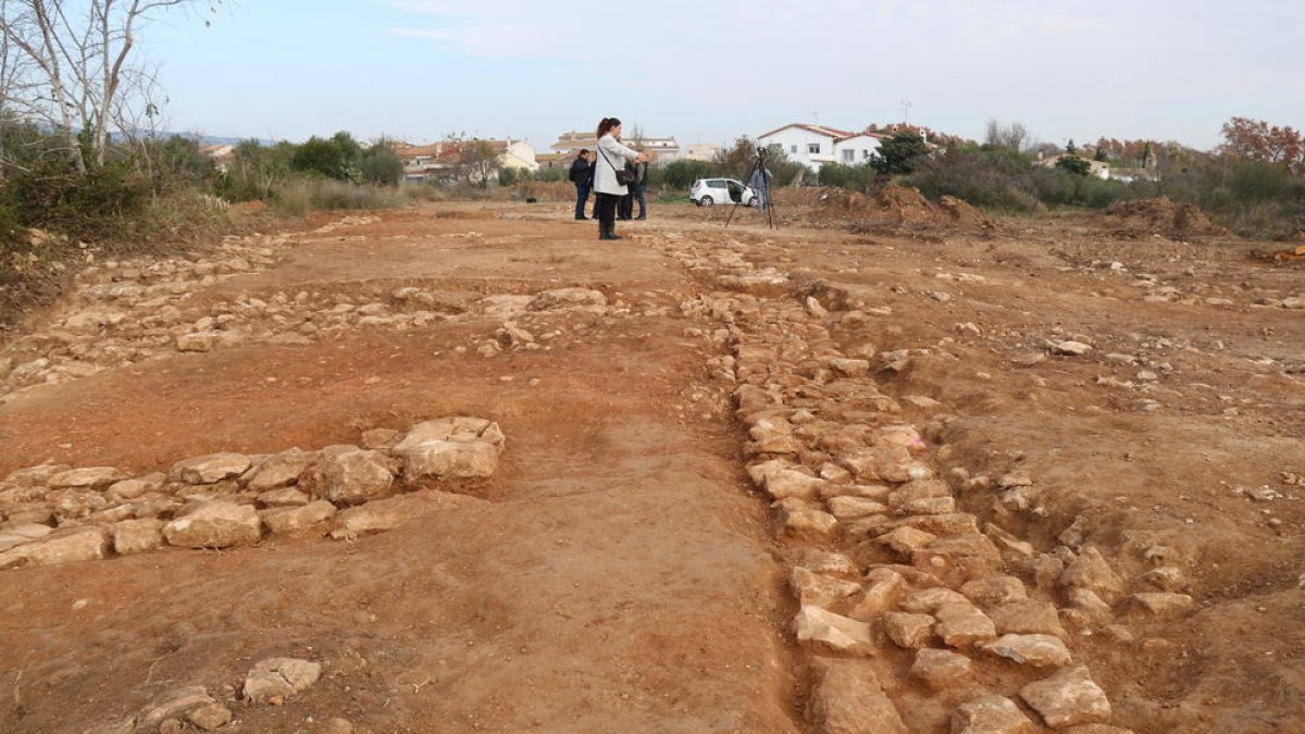 Los primeros trabajos de excavación confirman «la excepcionalidad» del yacimiento ibérico de Banyeres del Penedès