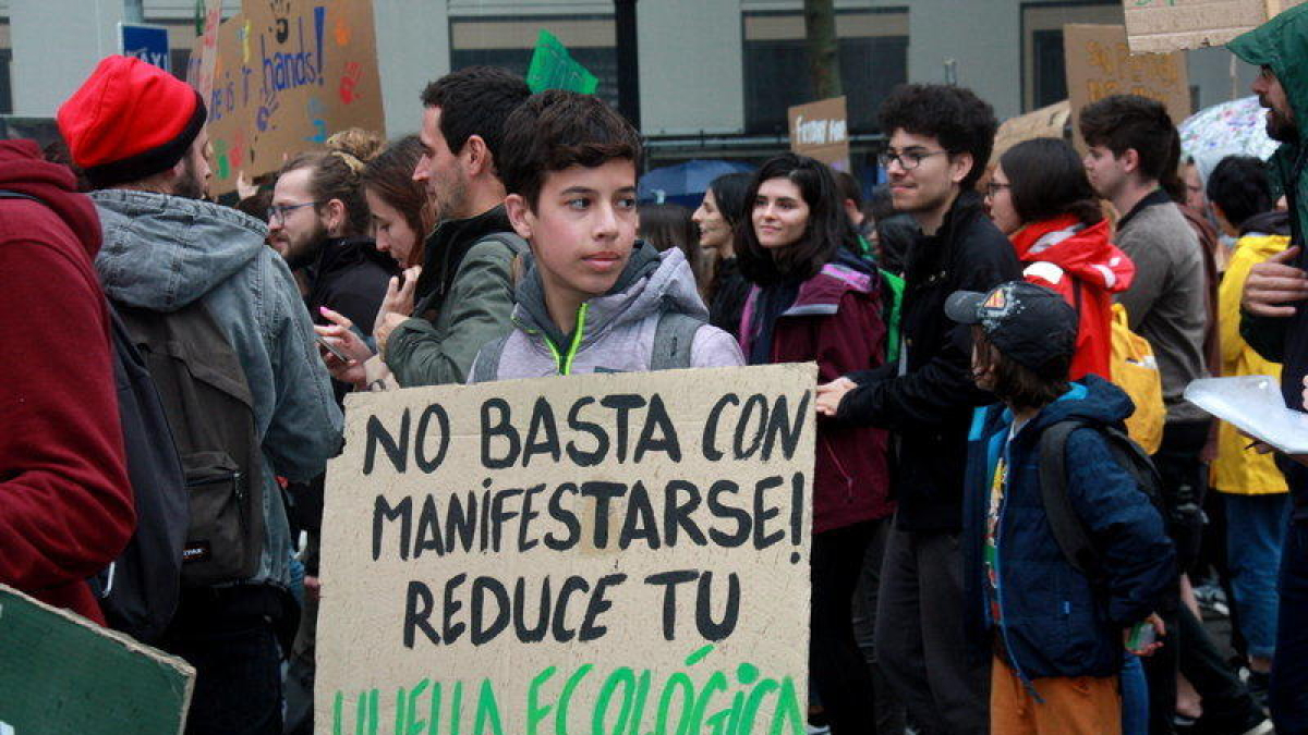 Seguimiento desigual de la huelga por el clima en los institutos catalanes con una media del 33%