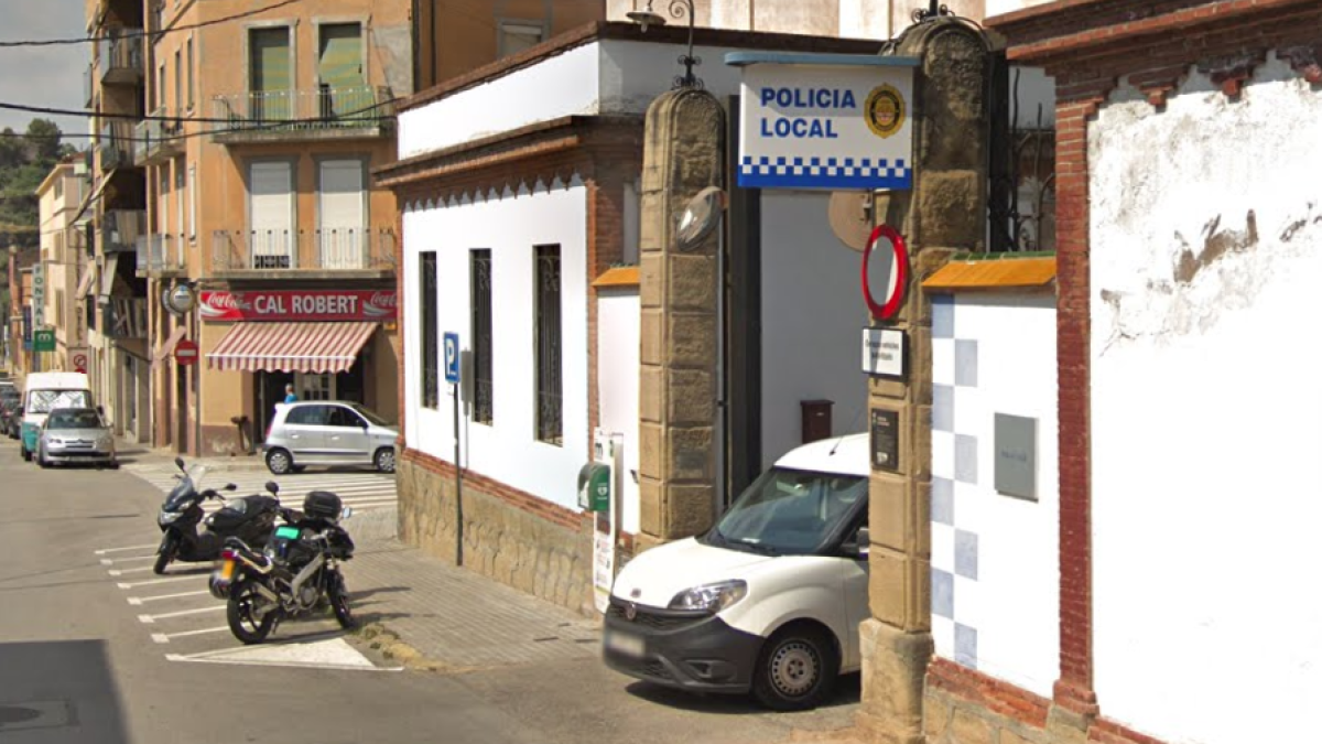 Arrestado un hombre para agredir su pareja y el policía que lo quería detener