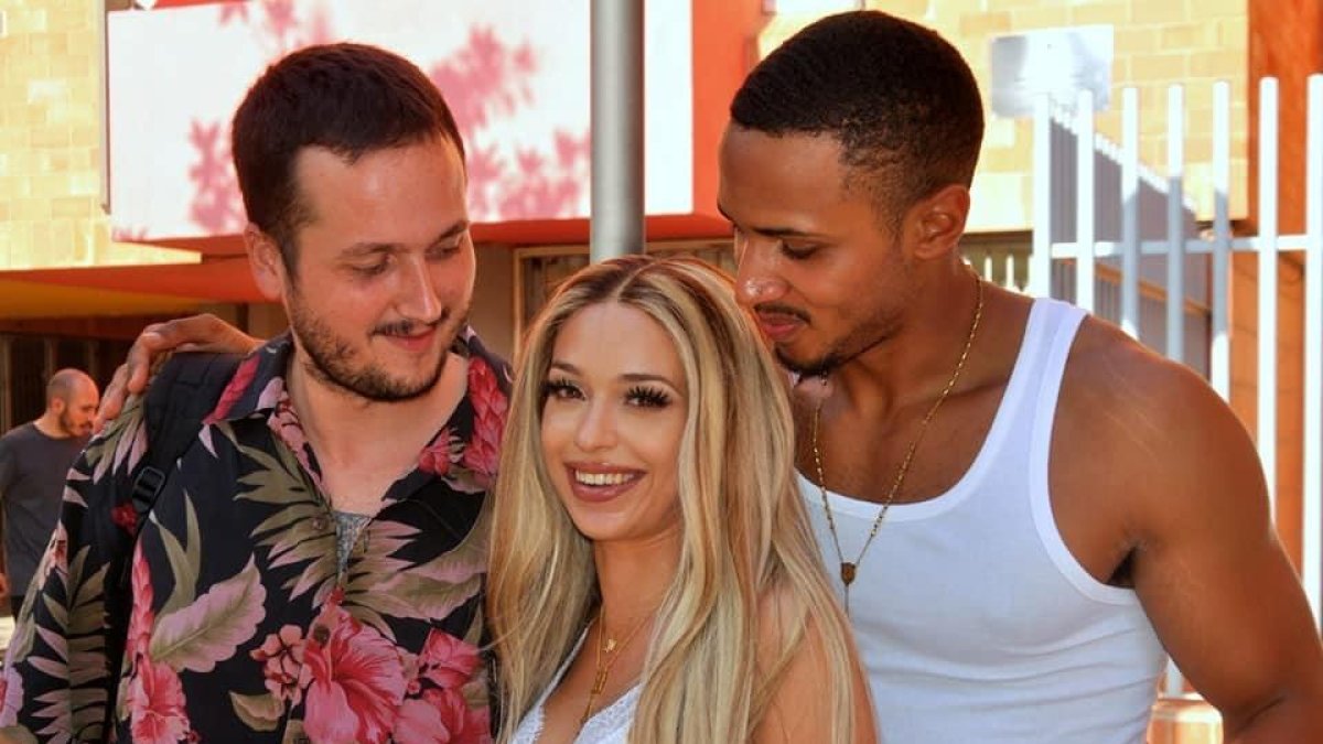 La cantante Bad Gyal registra un videoclip en el barrio Gaudí de Reus