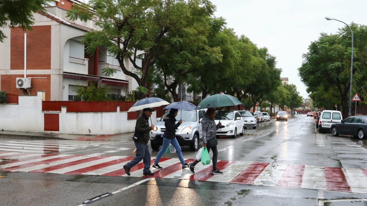 Hasta 14 pasos de peatones de la calle Astorga tendrán luz y señales