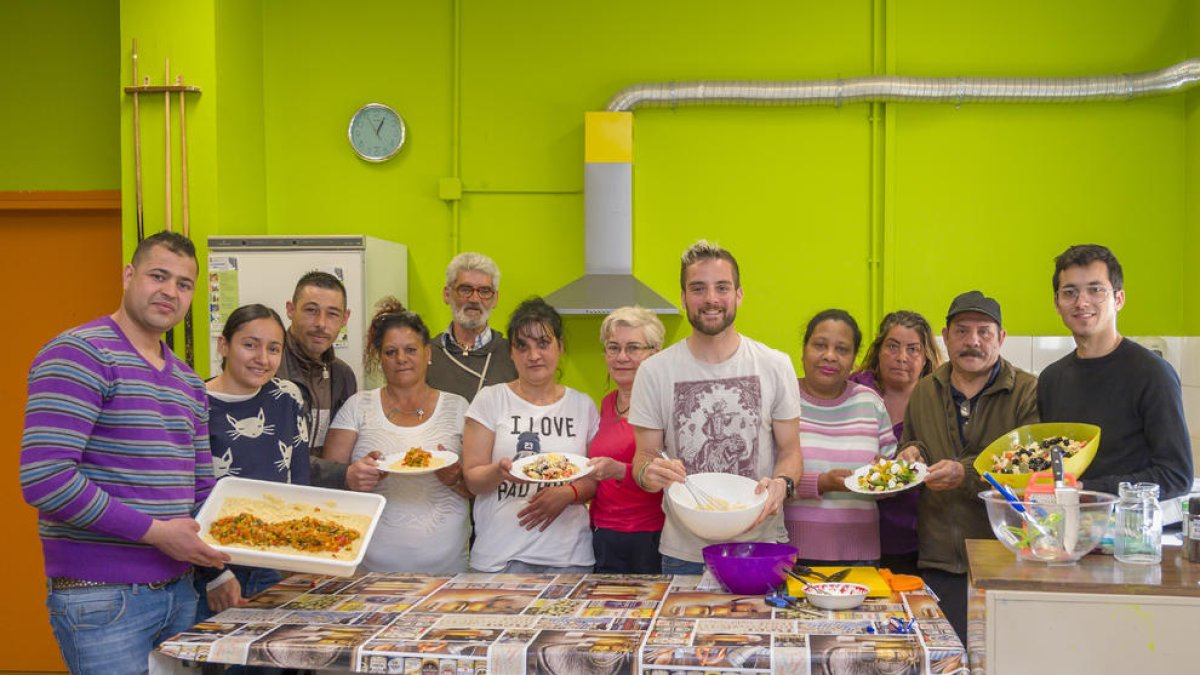 Setze persones comencen un curs d'auxiliar de cuina a Constantí