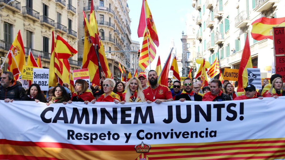 Entitats espanyolistes convoquen una manifestació a Barcelona per al 17 de febrer contra Sánchez