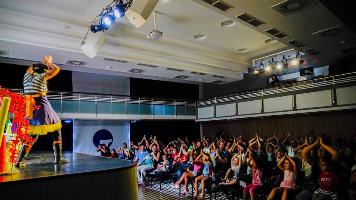 El Serrallo celebra el Día Marítimo Mundial con actividades por|para los más pequeños