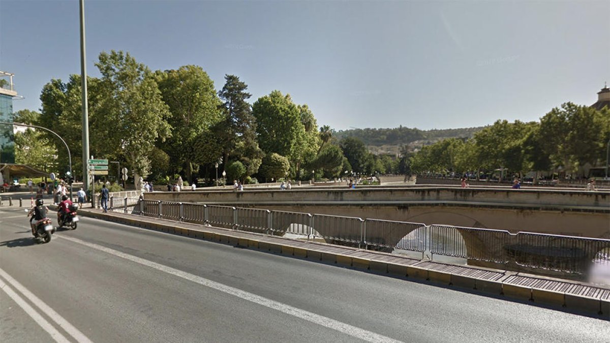 Dos detinguts per llançar al riu a un menor de 13 anys a Granada