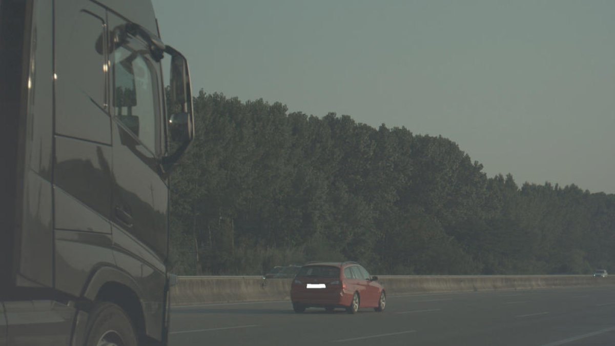 Detingut un conductor que circulava a 212 km/h i que triplicava la taxa d'alcohol permesa