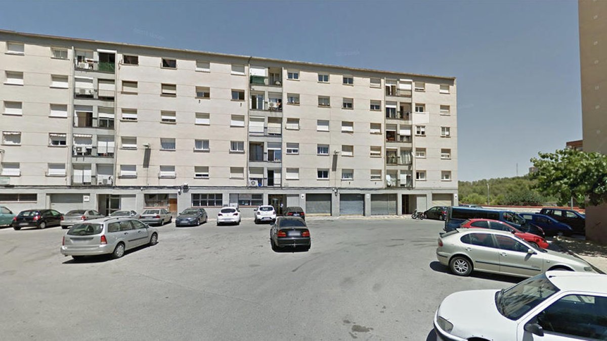 Detenidos en SPiSP cuando bajaban por la fachada porque no pudieron abrir la puerta de un piso 'antiokupa'