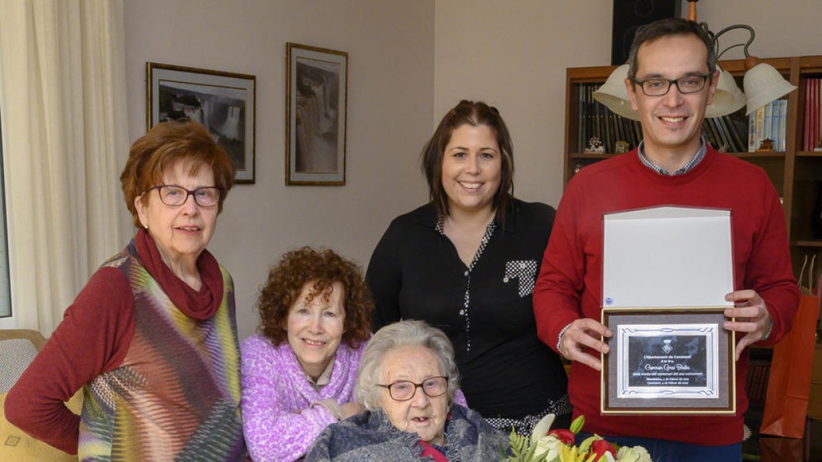 Constantí homenajea a la centenaria Carme Gras Badia