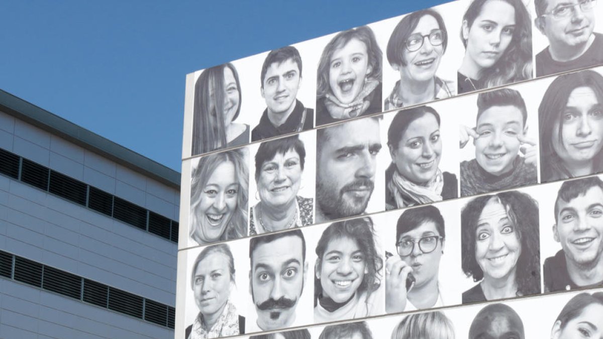 grup, Lo Pati, retrats, #mosmirem, façana