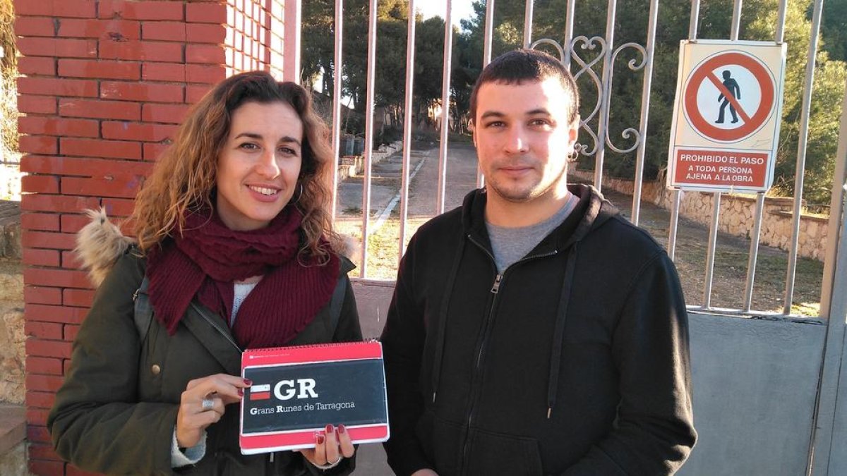 El diputado provincial del a CUP, Edgar Fernàndez, y la concejala cupaire de Tarragona, Laia Estrada.