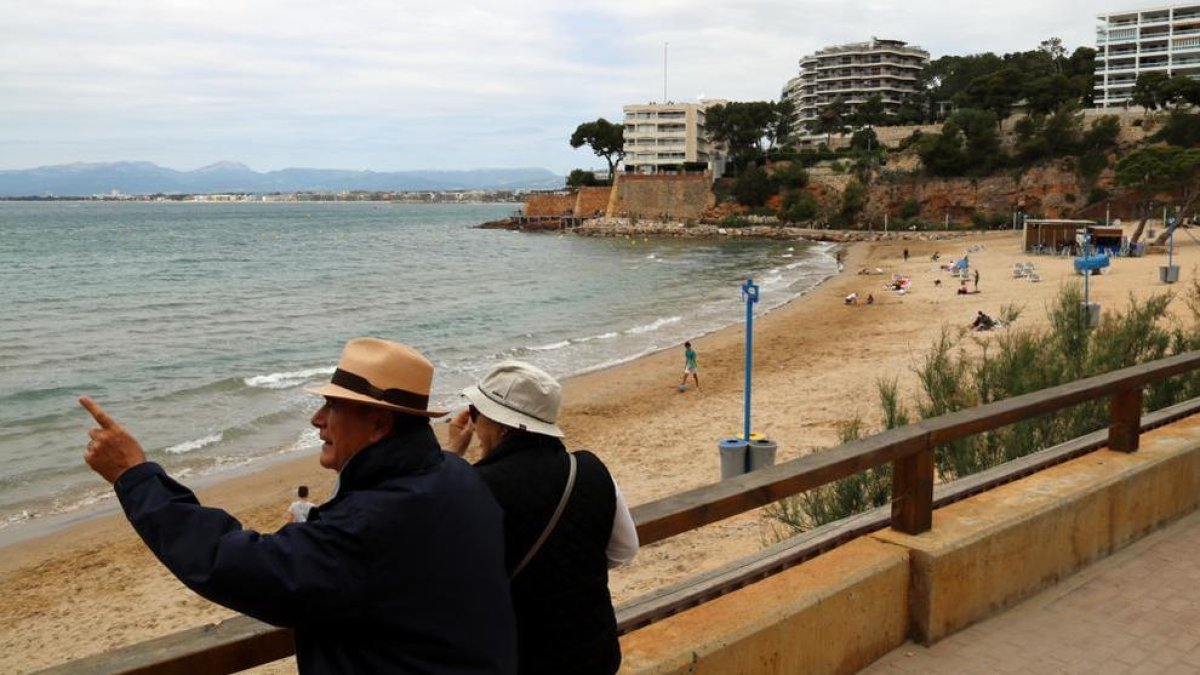 Dos turistes a Salou.