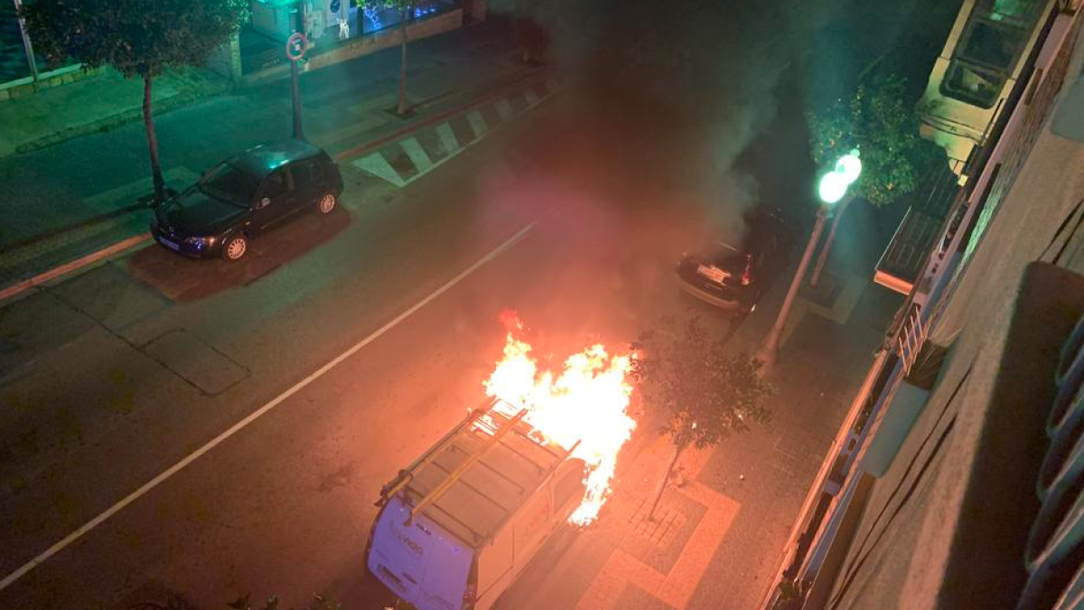 Alerta a Campclar per la crema de sis vehicles en els últims dies