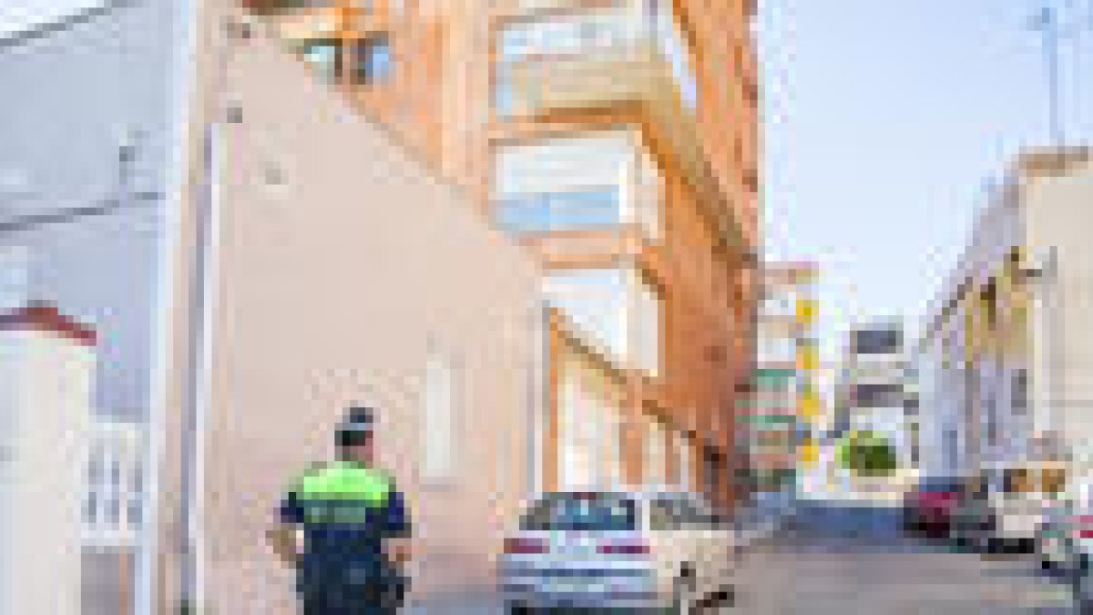 Cierran las Escales del Miracle y amplían aceras de los alrededores de la escuela