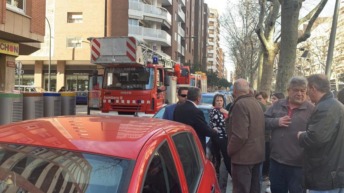Los fuego se ha producido en un cuarto piso del número 27 del paseo Prim.