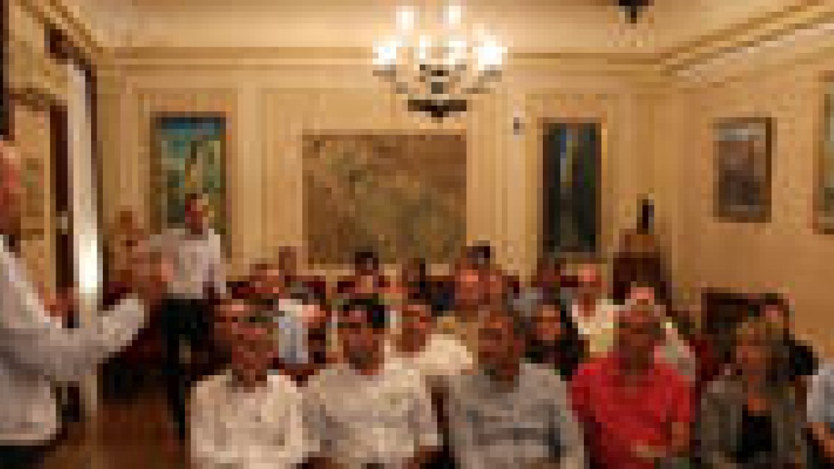 taurinos, alcaldes, prohibición, concentración, aficionados, Ayuntamiento de Amposta, correbous, reunión