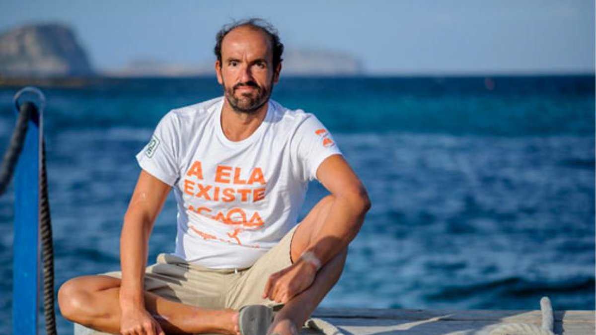 El nedador Jaime Caballero es mulla per l'ELA