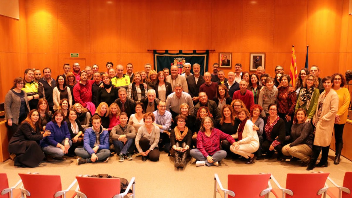 El Ayuntamiento de Cambrils homenajea a 12 trabajadores y trabajadoras que se han jubilado en el 2019