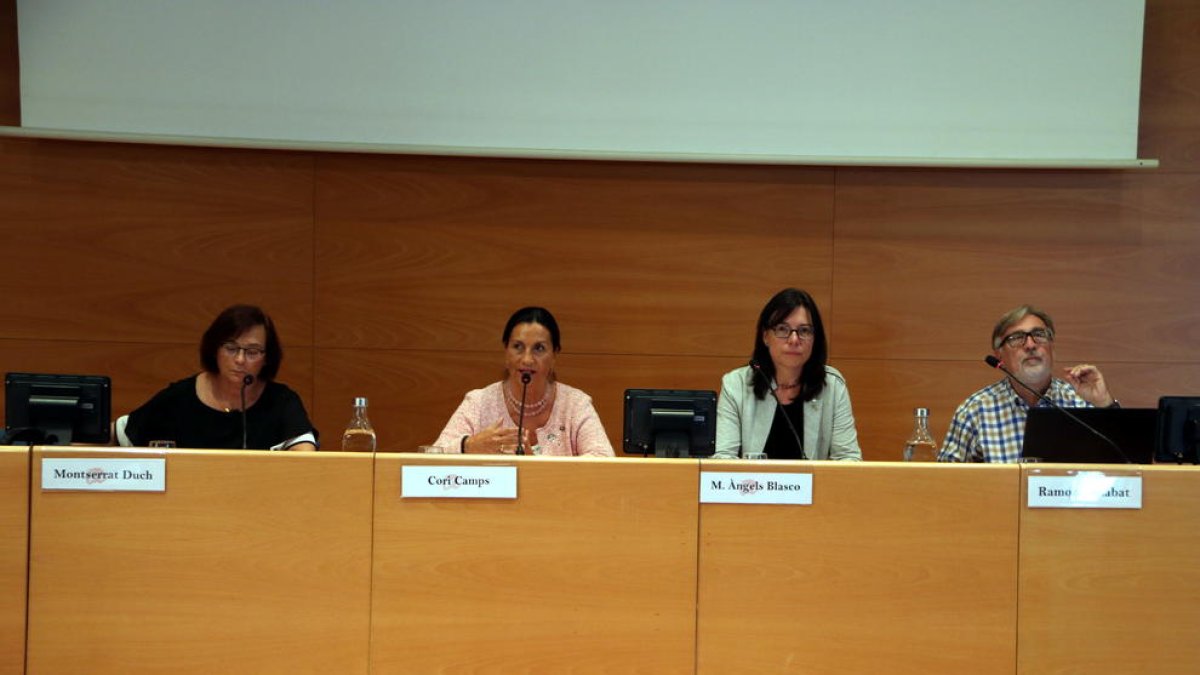 Tarragona, Base de dades, presentació, URV, projecte, associacionisme català contemporani, Institut Ramon Muntaner