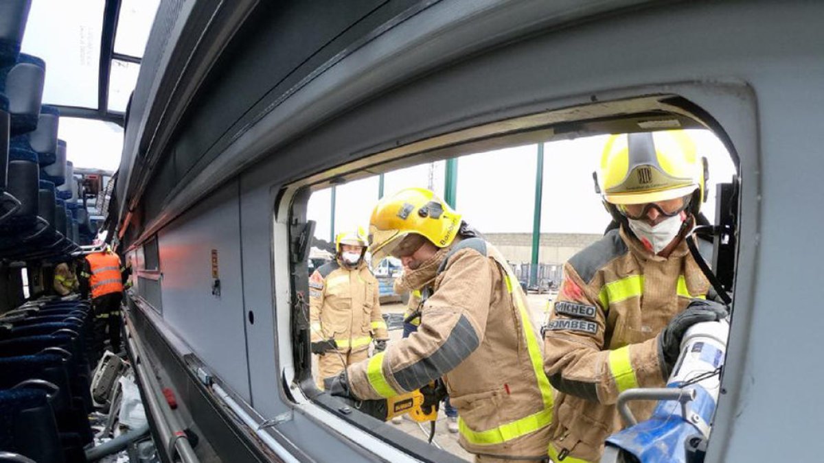 Un herido leve en una salida de vía en la C-14 a Reus