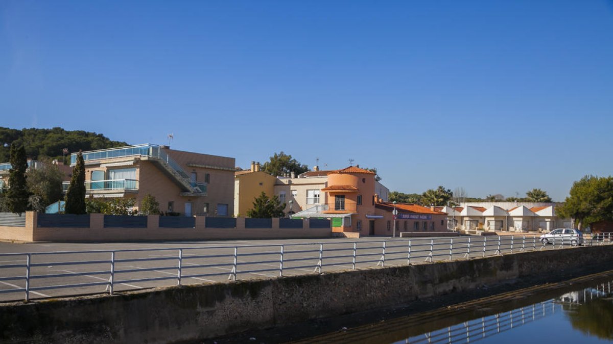 La Mora-Tamarit pone el reloj en marcha para decidir si quiere el EMD