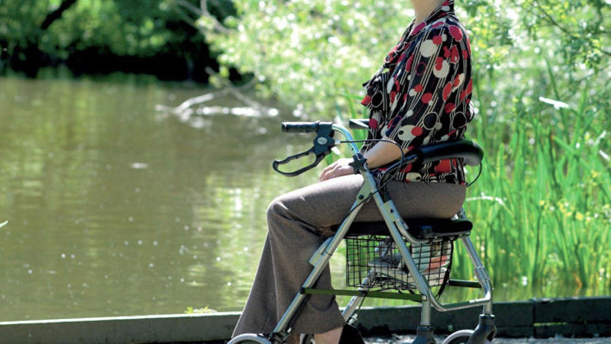 Sanitat alerta d'alguns caminadors Rolator que poden bolcar-se o trencar-se