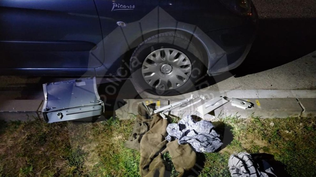 Recuperen una caixa enregistradora robada en una botiga del Vendrell