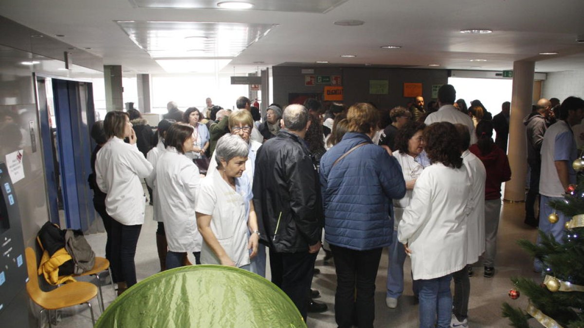 Noves protestes laborals a l'Hospital de Móra per l'impagament d'una paga variable