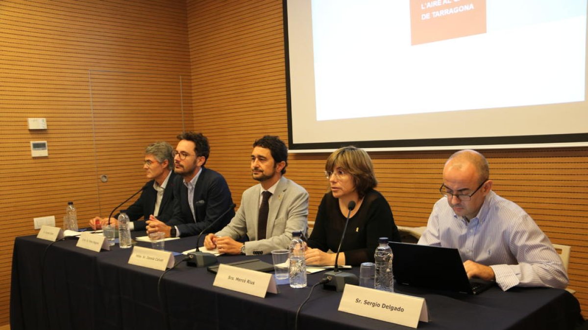 aire, Damià Calvet, compuestos, consejero|conseller de Territori y Sostenibiilitat, contaminantes, Mesa|Tabla Estratégica Calidad del Aire