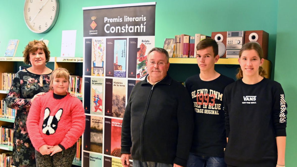 La Biblioteca se llena para la entrega de los XII Premios Literarios de Constantí