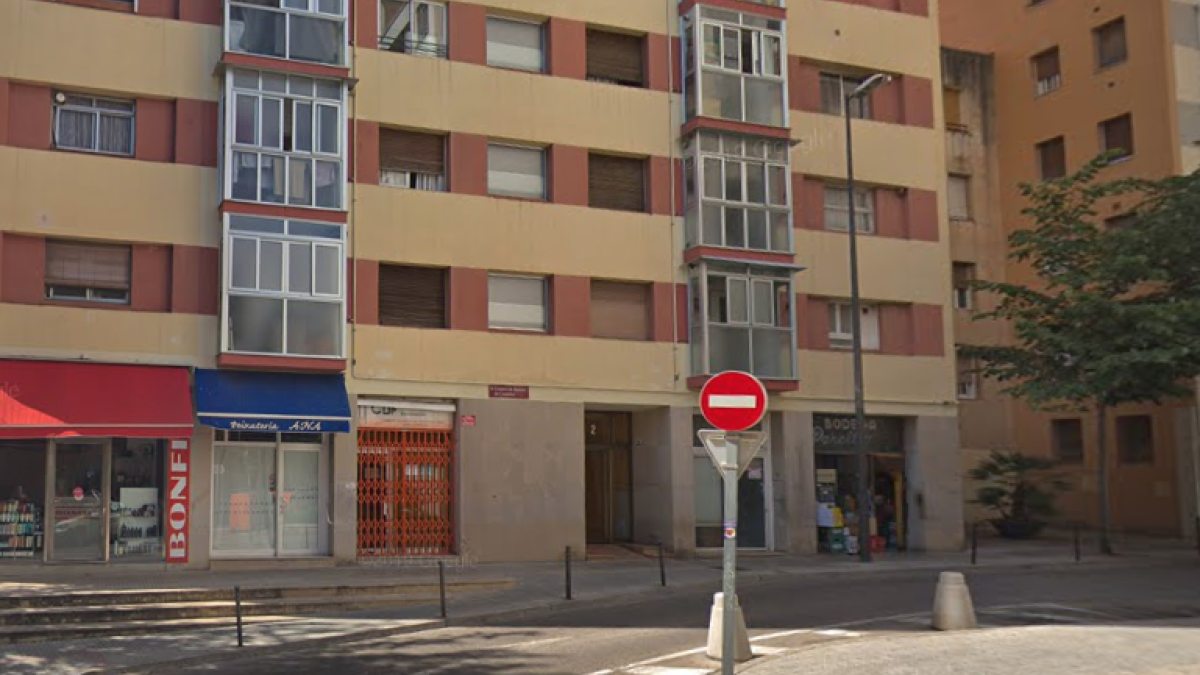 Un incendi en una paella mobilitza tres dotacions de Bombers a Reus