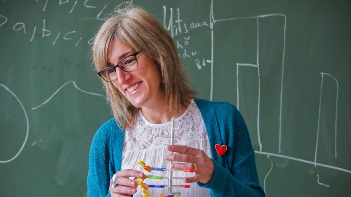 «Necessitem escoles i instituts dignes, que tothom senti que en forma part»