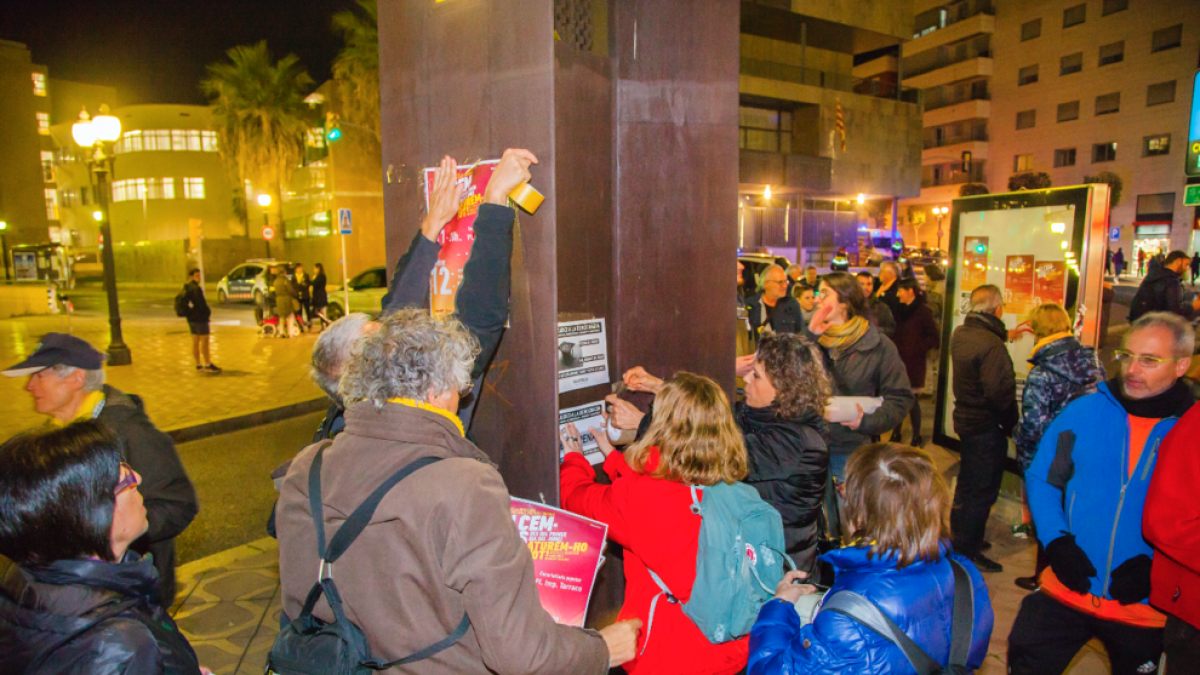 Empapelan el centro de Tarragona
