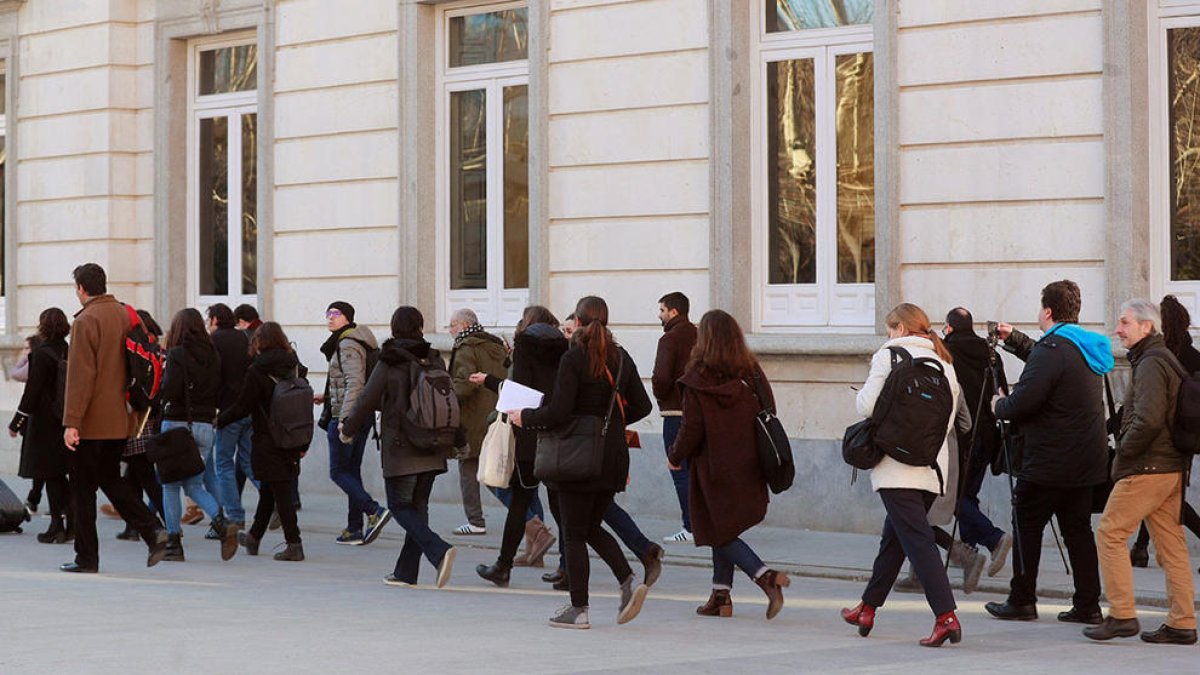 Dos observadors internacionals accedeixen al Suprem com a lletrats per entrar a la sala com a públic
