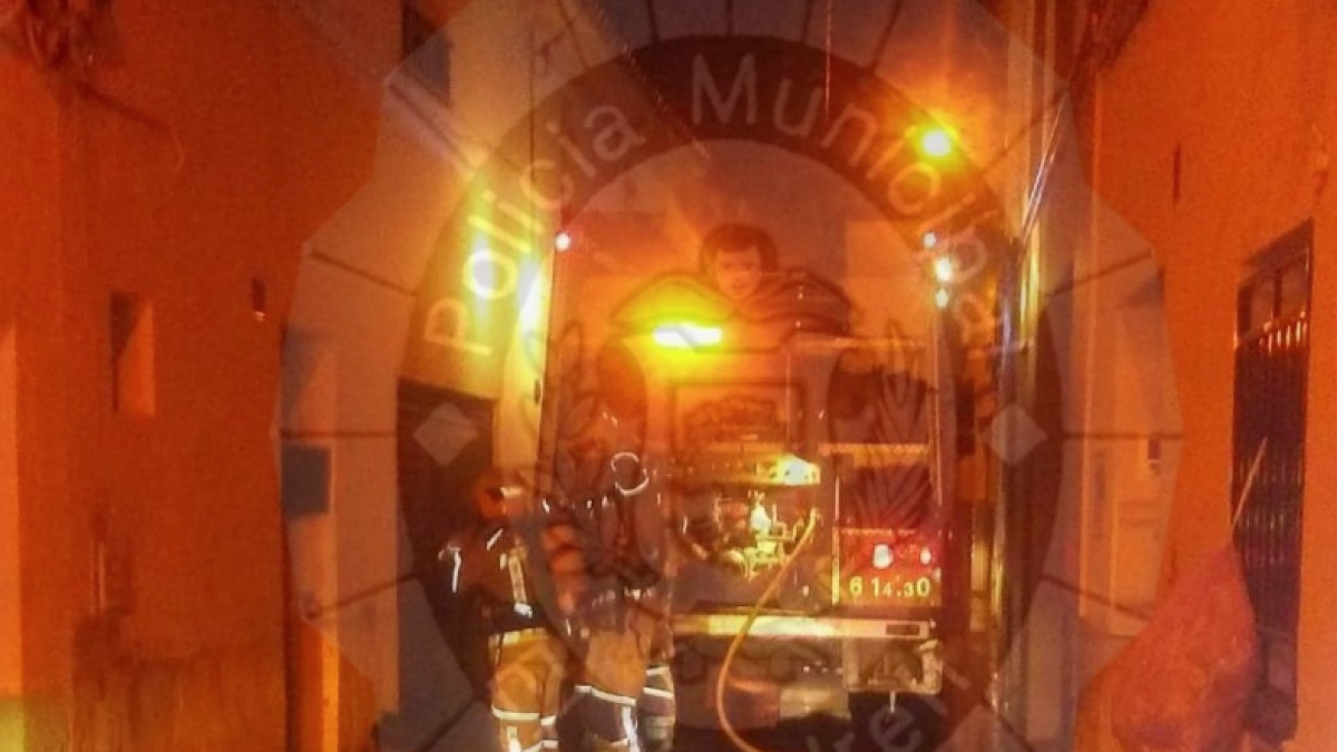 Quema la habitación de un domicilio del Vendrell durante la madrugada