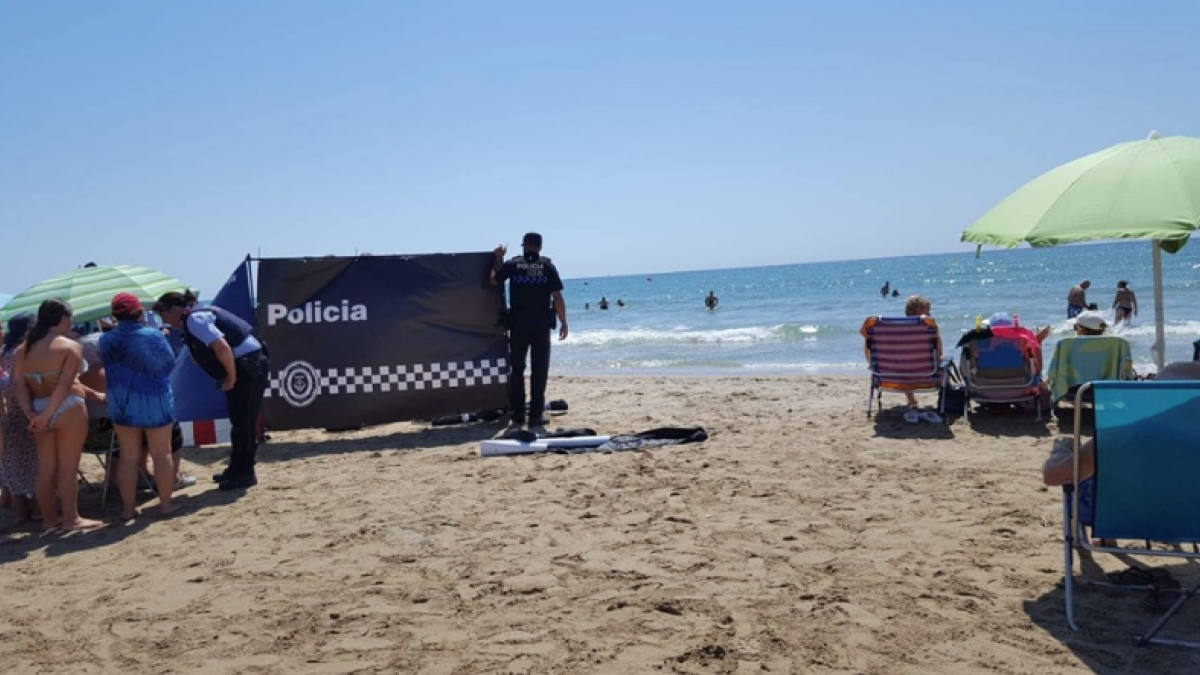 Muere un hombre de 88 años en la playa de Calafell