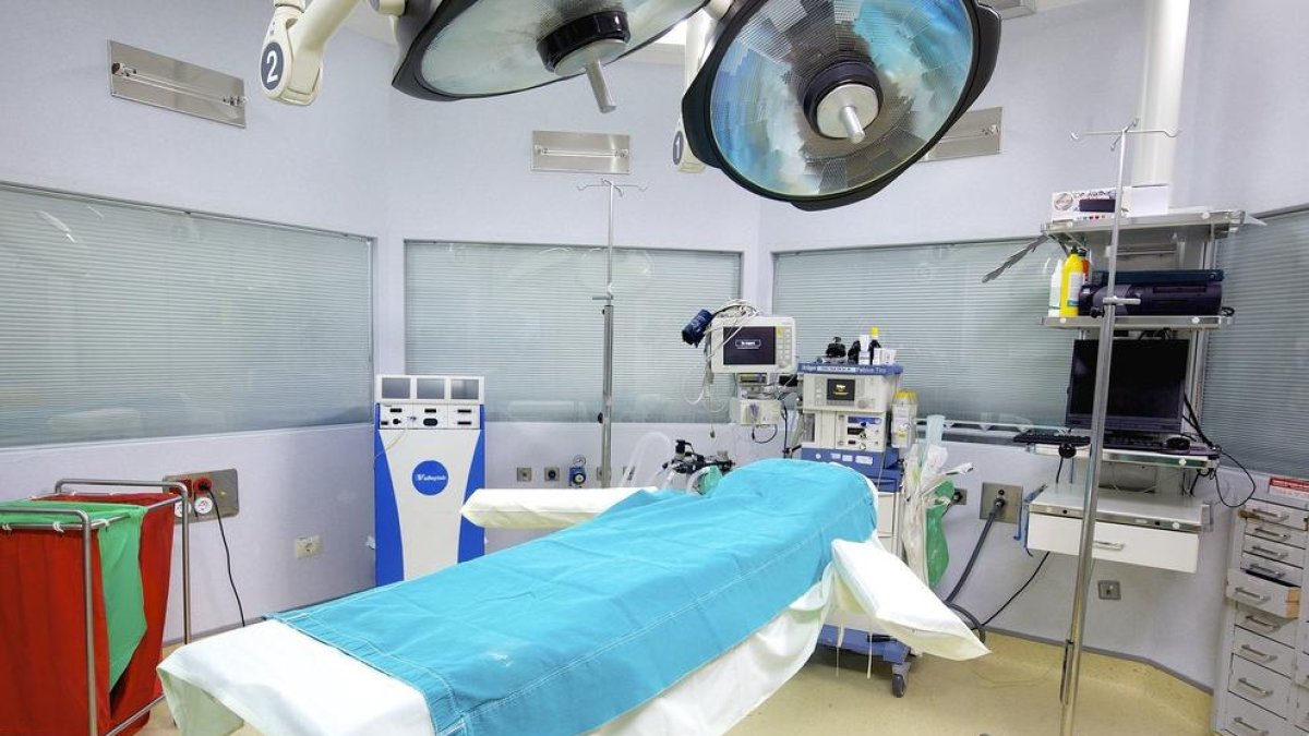 Absolt un metge jutjat a Osca per operar un genoll equivocat a una pacient