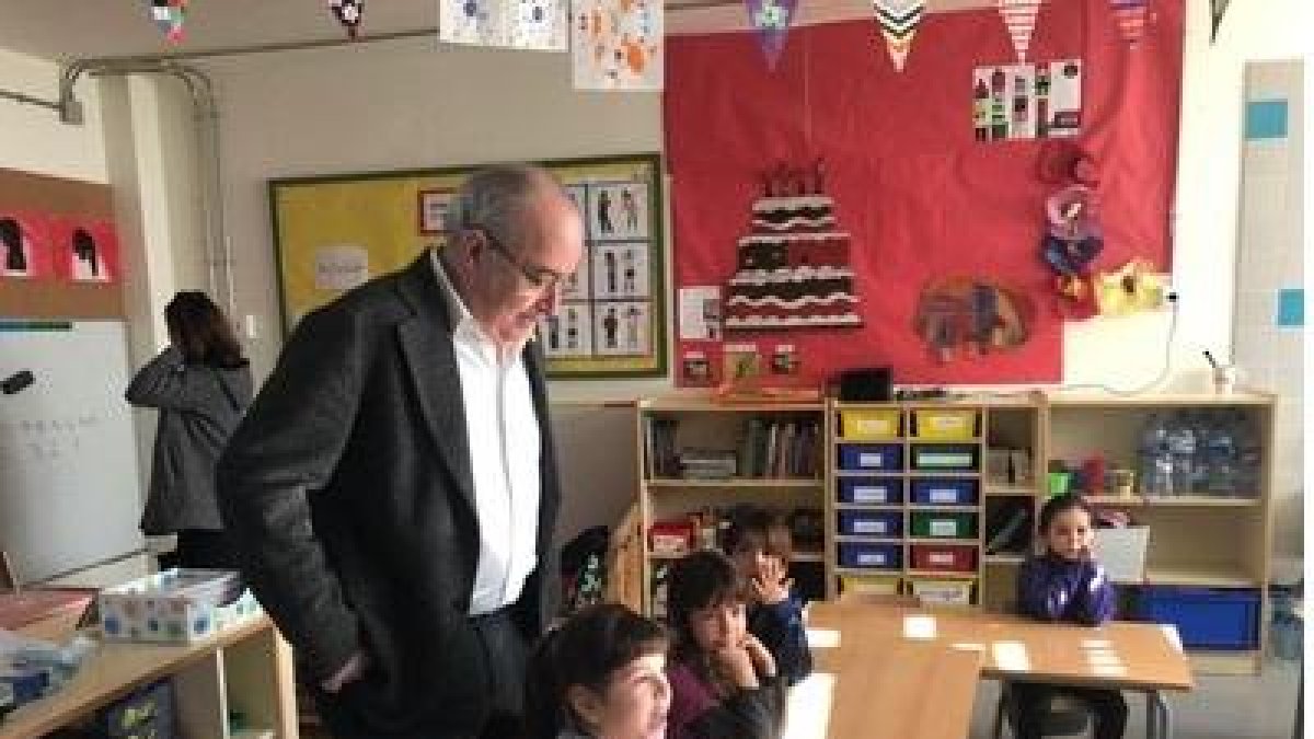 Bargalló dona el seu suport a l'equip de l'escola de Cabra que va alertar del cas del mossèn Font