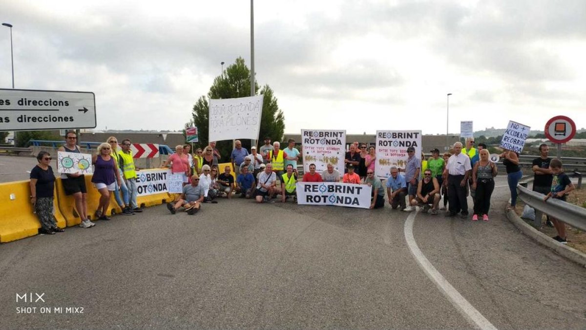 Els veïns del Baix Gaià continuen pressionant a l'espera d'una solució