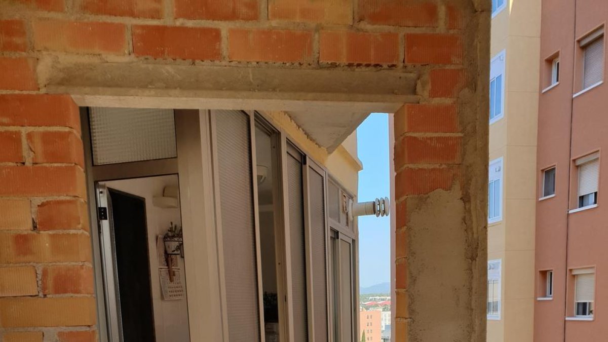 El ascensor construido en la acera de la calle Goya puede acabar a la Justicia