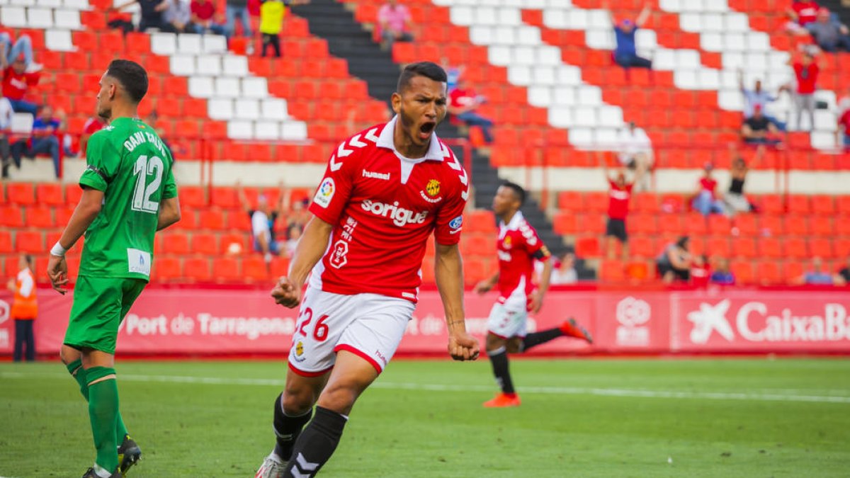 La revetlla continua al Nou Estadi (3-3)