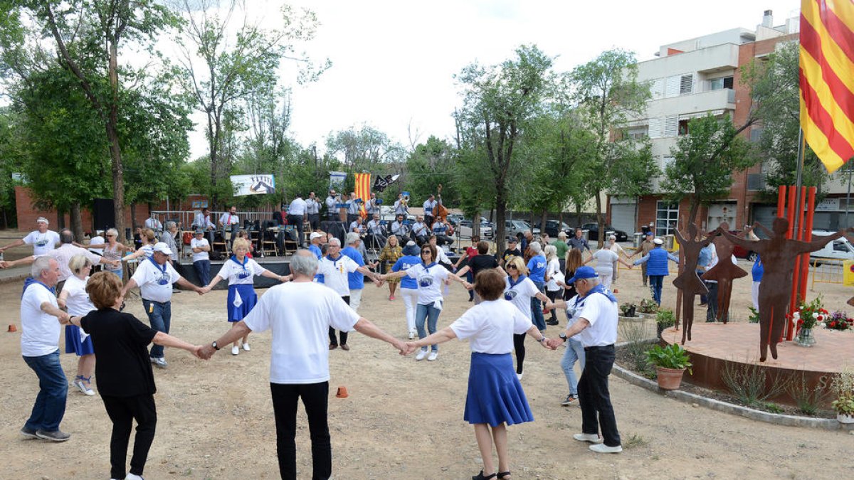 Imagen de un instante del XI Aplec de Sardanes Vila el Morell, celebrado ayer domingo.