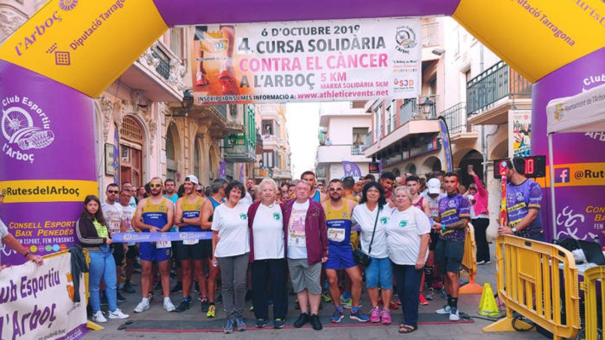 La 4ª Carrera y Marcha solidaria contra el Cáncer de l'Arboç recauda 2.000 euros