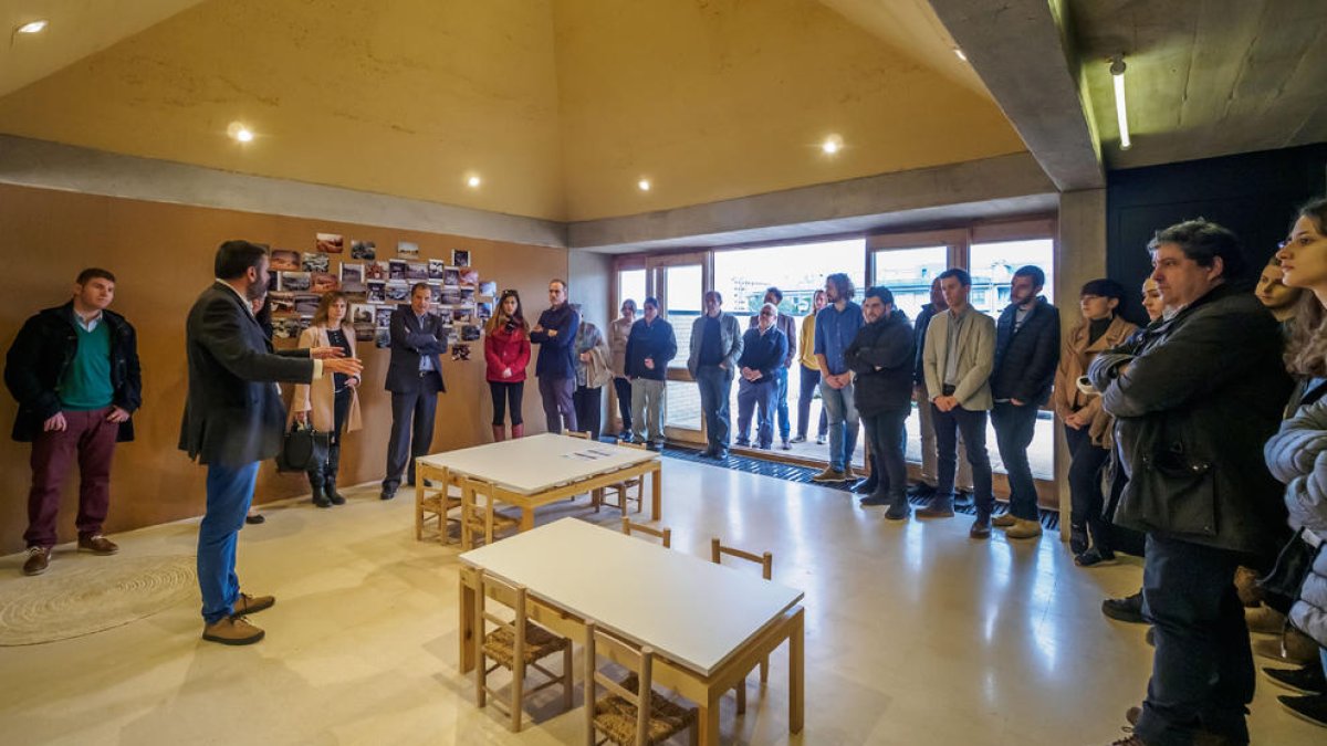 S'inaugura la recreació d'una aula de l'escola on anaven els fills dels treballadors de Vandellòs I
