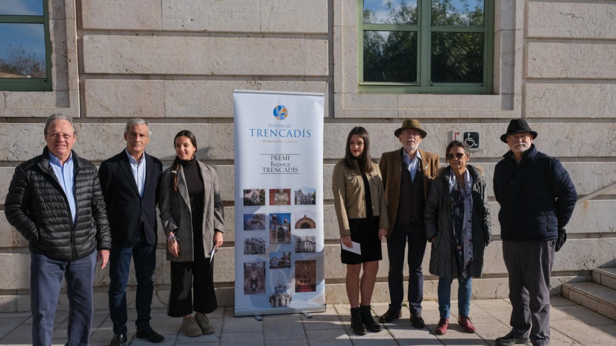 Què és allò que tota la vida he vist tancat?