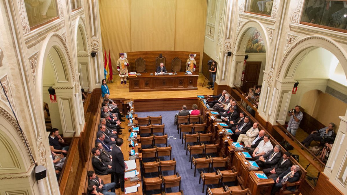 JxCat i el PSC mantenen converses per reeditar el pacte a la Diputació