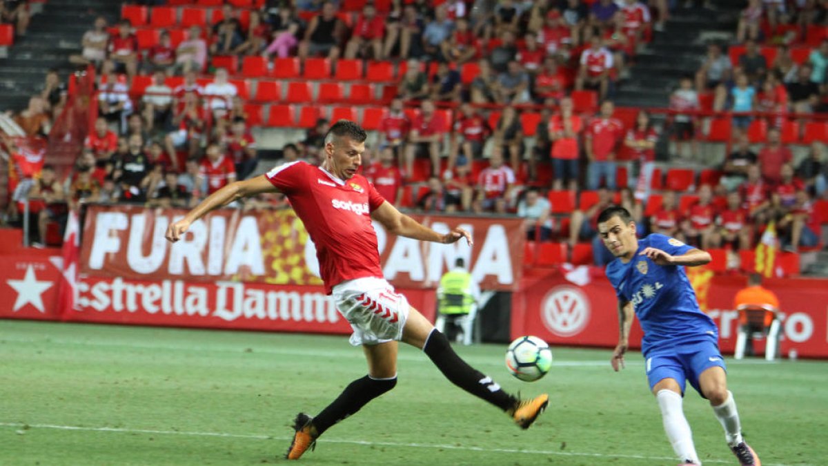 Bruno Perone entrenará mañana con el Nàstic