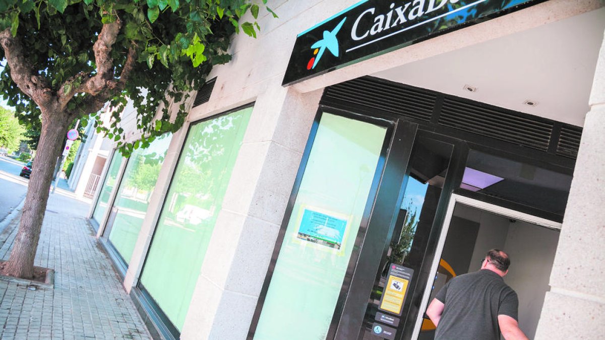 CaixaBank cierra la oficina de la Móra y amplía la de Altafulla