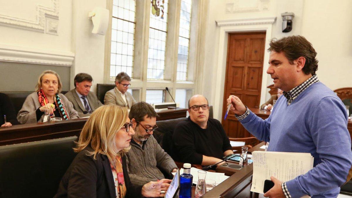 El PP de Reus abre su lista para el 26-M a los exconcejales de Cs