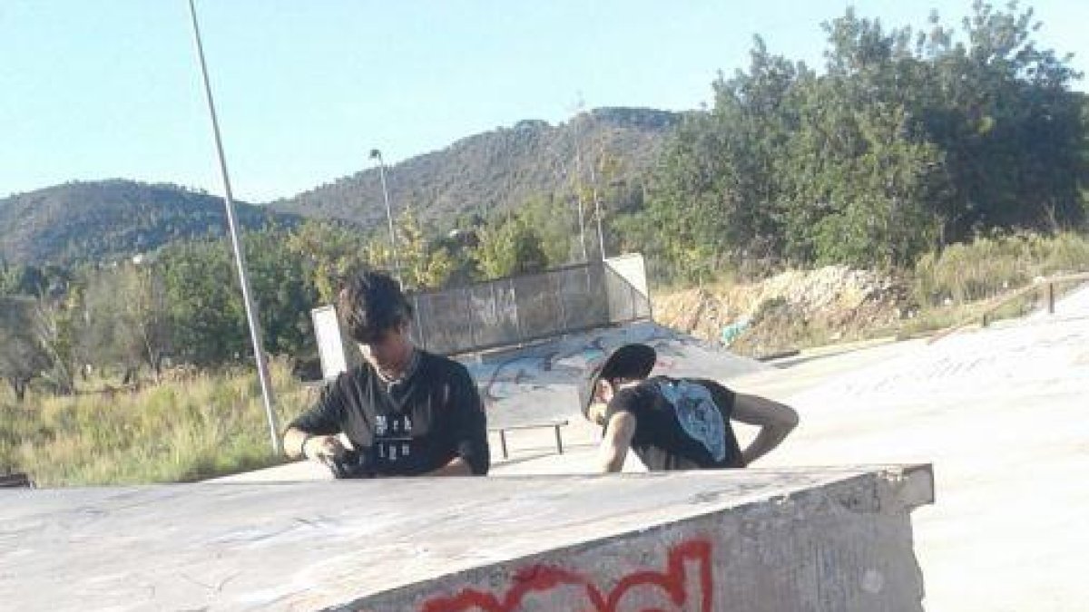 El Ayuntamiento del Vendrell denuncia destrozos en la pista d''skate' de Botafoc